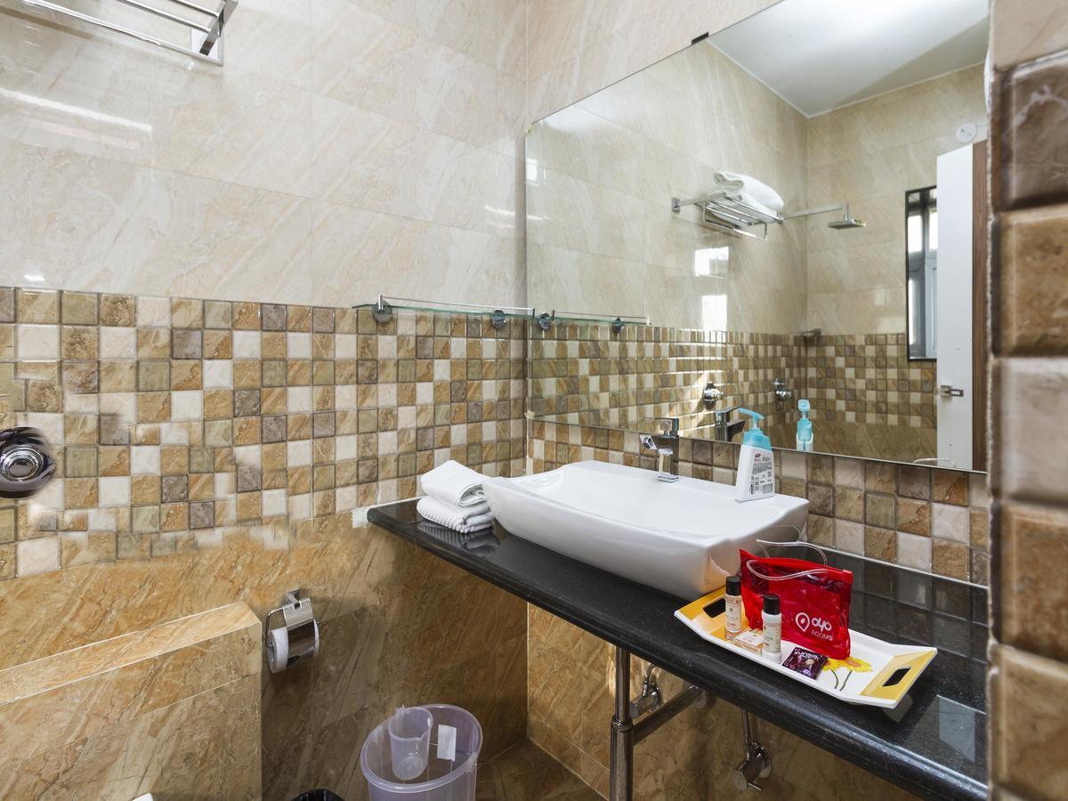 Oyo 2132 Apartment Aditya Residency Bangalore Buitenkant foto