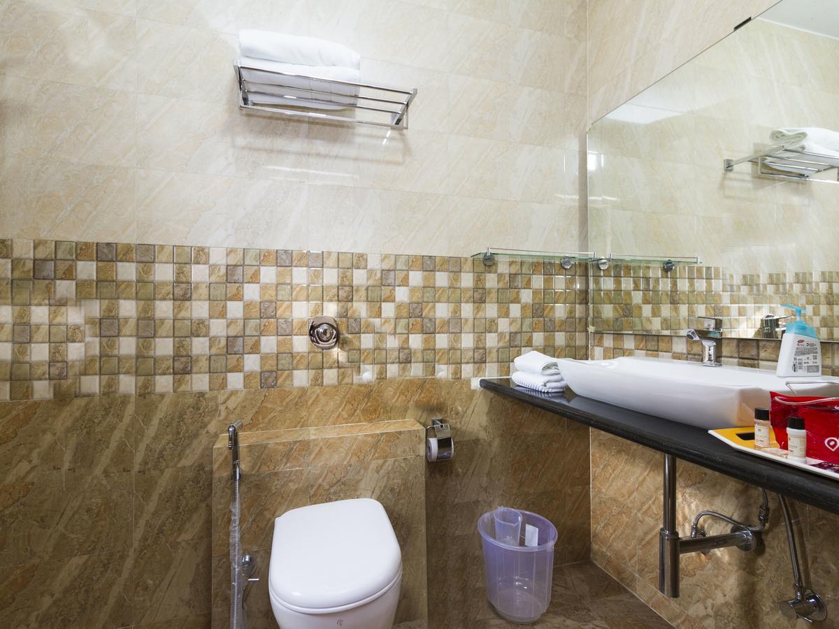 Oyo 2132 Apartment Aditya Residency Bangalore Buitenkant foto