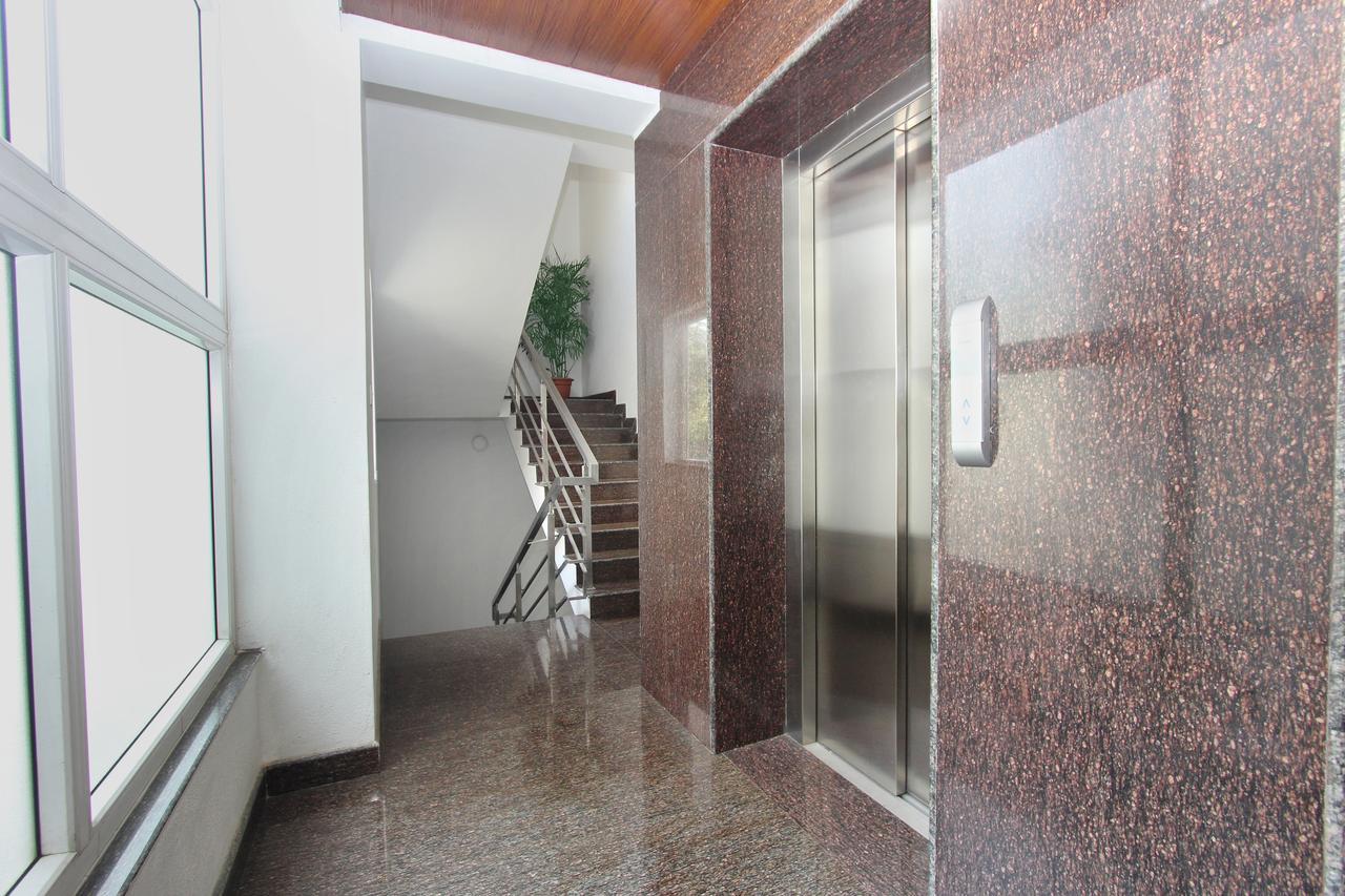 Oyo 2132 Apartment Aditya Residency Bangalore Buitenkant foto